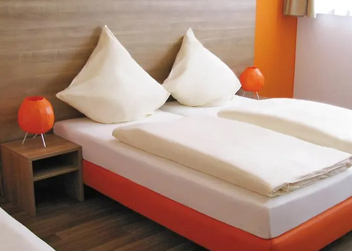 Orange Und 3*