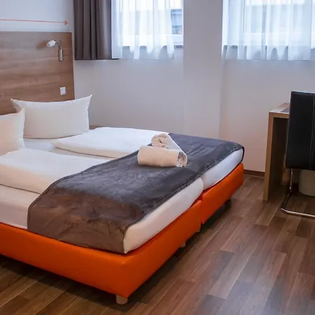 Orange Und 3*