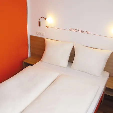 Hotel Orange Und