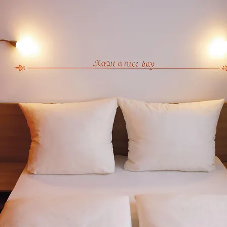 Hotel Orange Und 3*