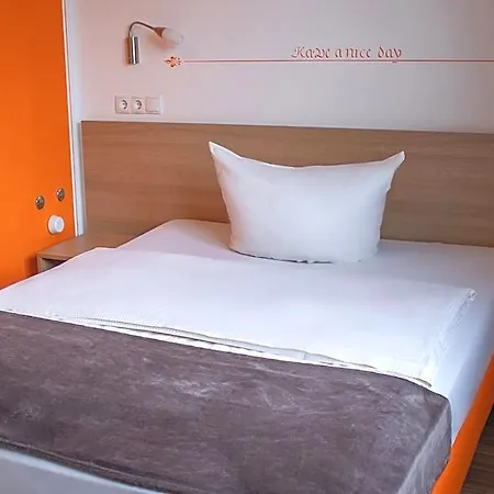 Отель Orange Und Новый-Ульм
