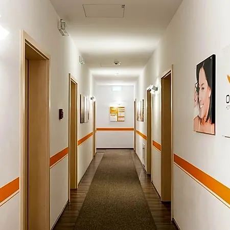 Orange Und Отель 3*