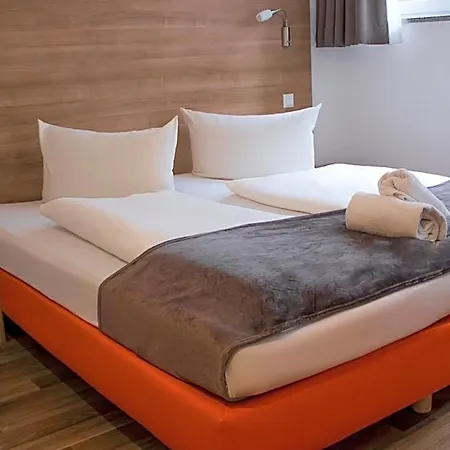 Отель Orange Und 3*