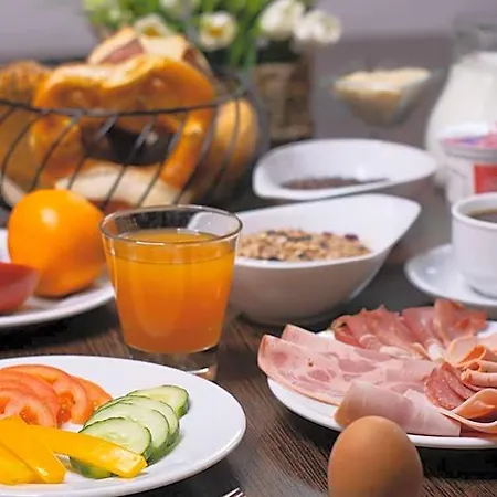 Отель Orange Und Новый-Ульм
