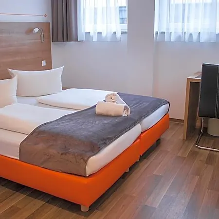 Отель Orange Und Новый-Ульм