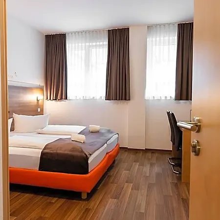 Отель Orange Und 3*