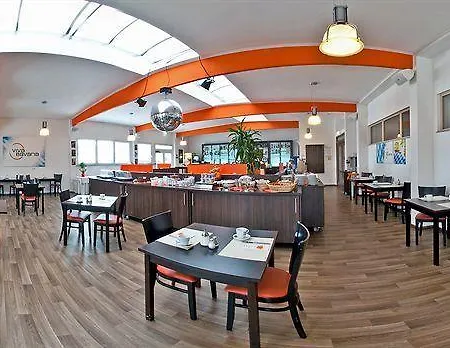 Hotel Orange Und