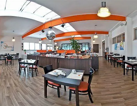 Hotel Orange Und