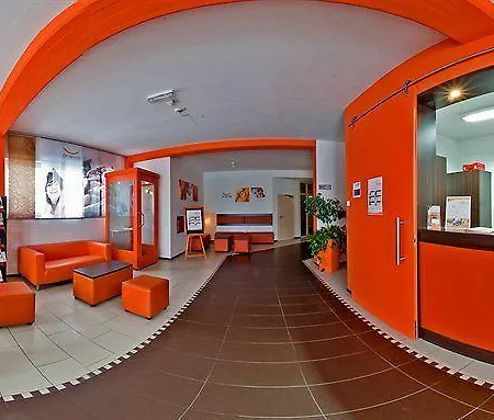 Orange Und 3* Neu-Ulm