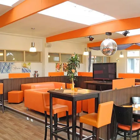 Orange Und Hotel 3*