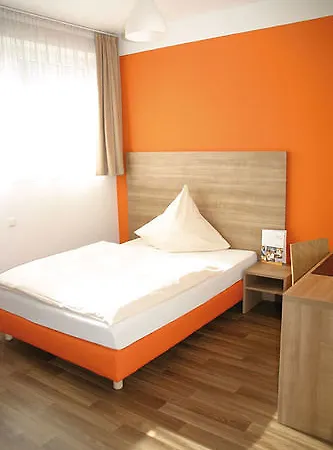 Orange Und Hotel