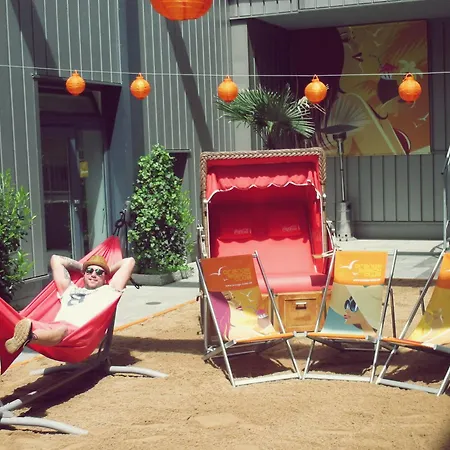 Orange Und 3* Neu-Ulm