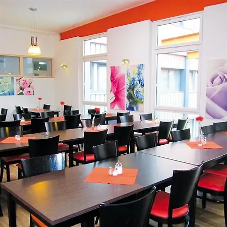 Hotel Orange Und