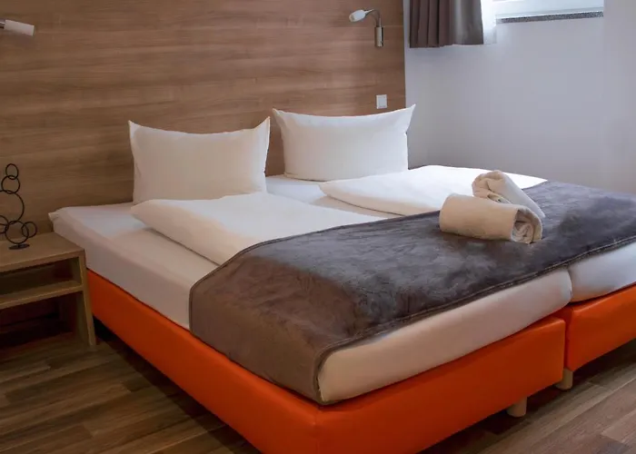 Orange Und Hotel