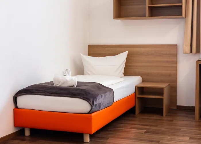 Hotel Orange Und 3*